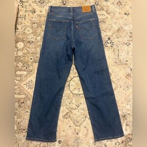 Women’s Levi straight leg Blue Jeans